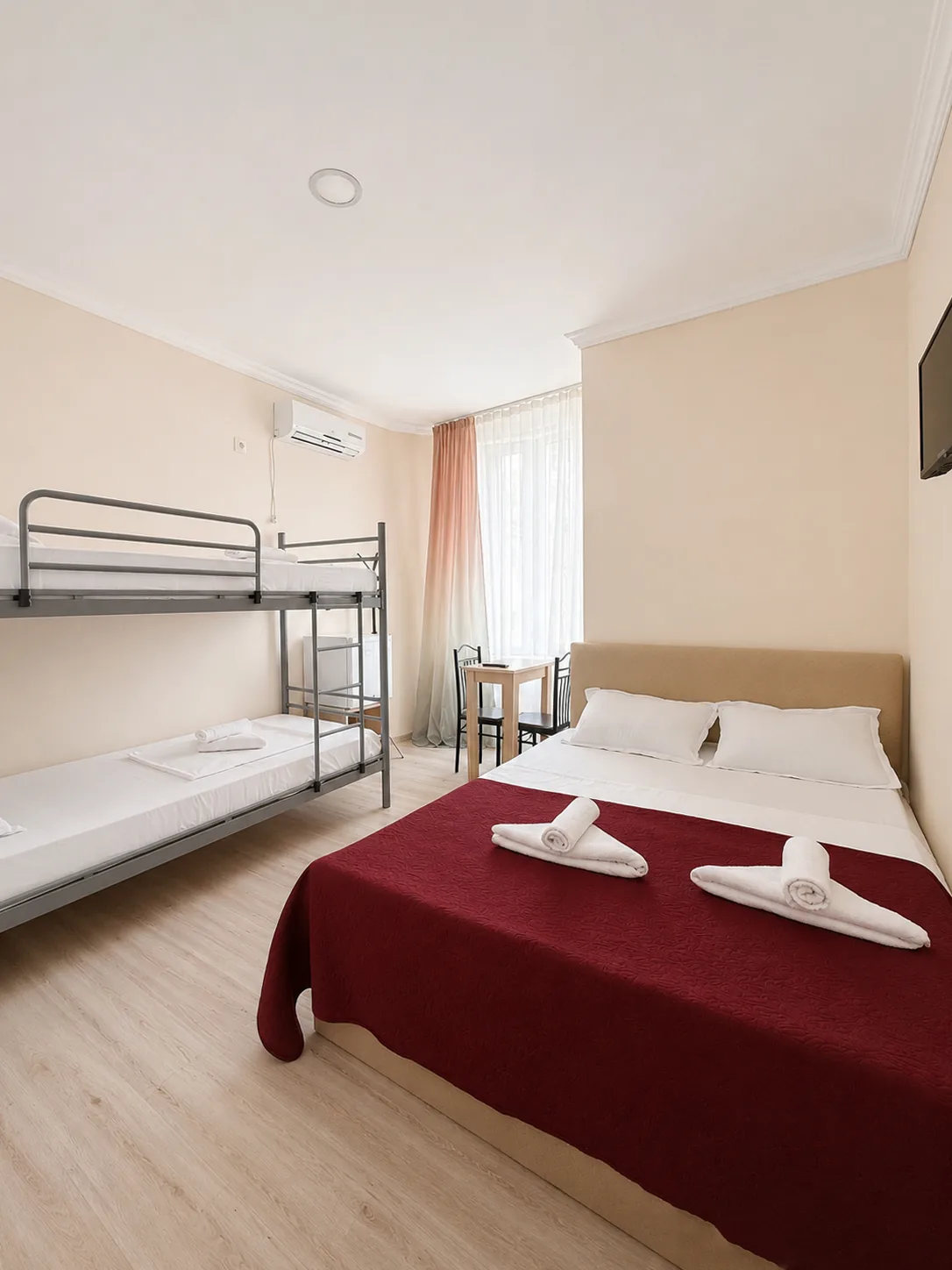 კოტეჯი 1